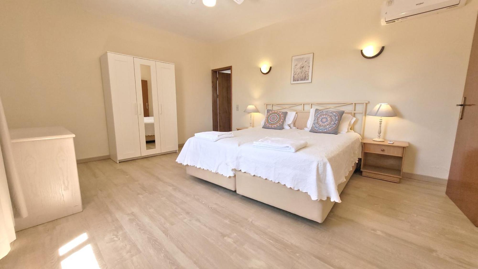 Walking Distance To The Centre - Snooker Table - Private Pool - 5 Bedrooms Картейра Экстерьер фото